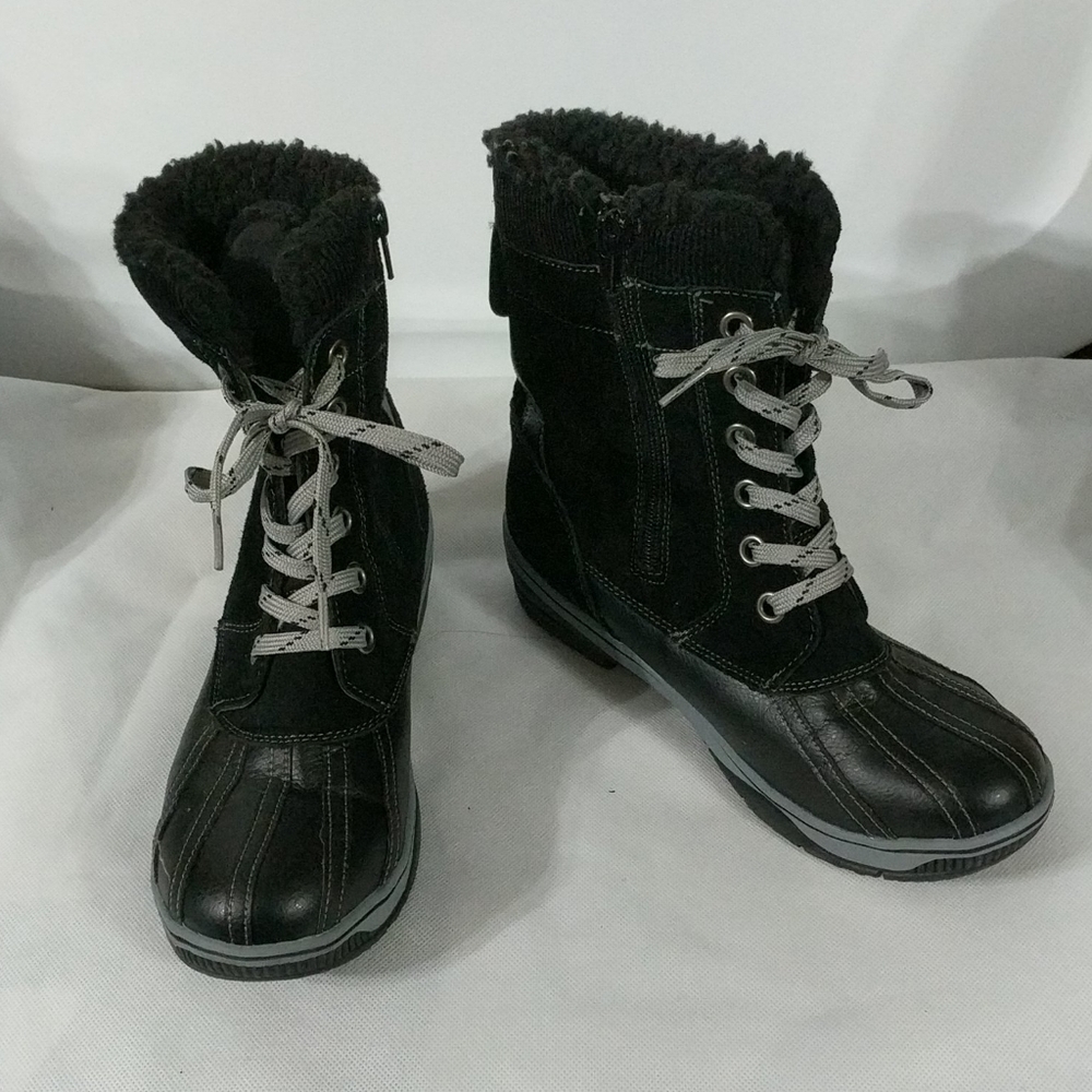 𝅺Khombu Kiara Black Leather and Faux Fur Winter Boots - size 8